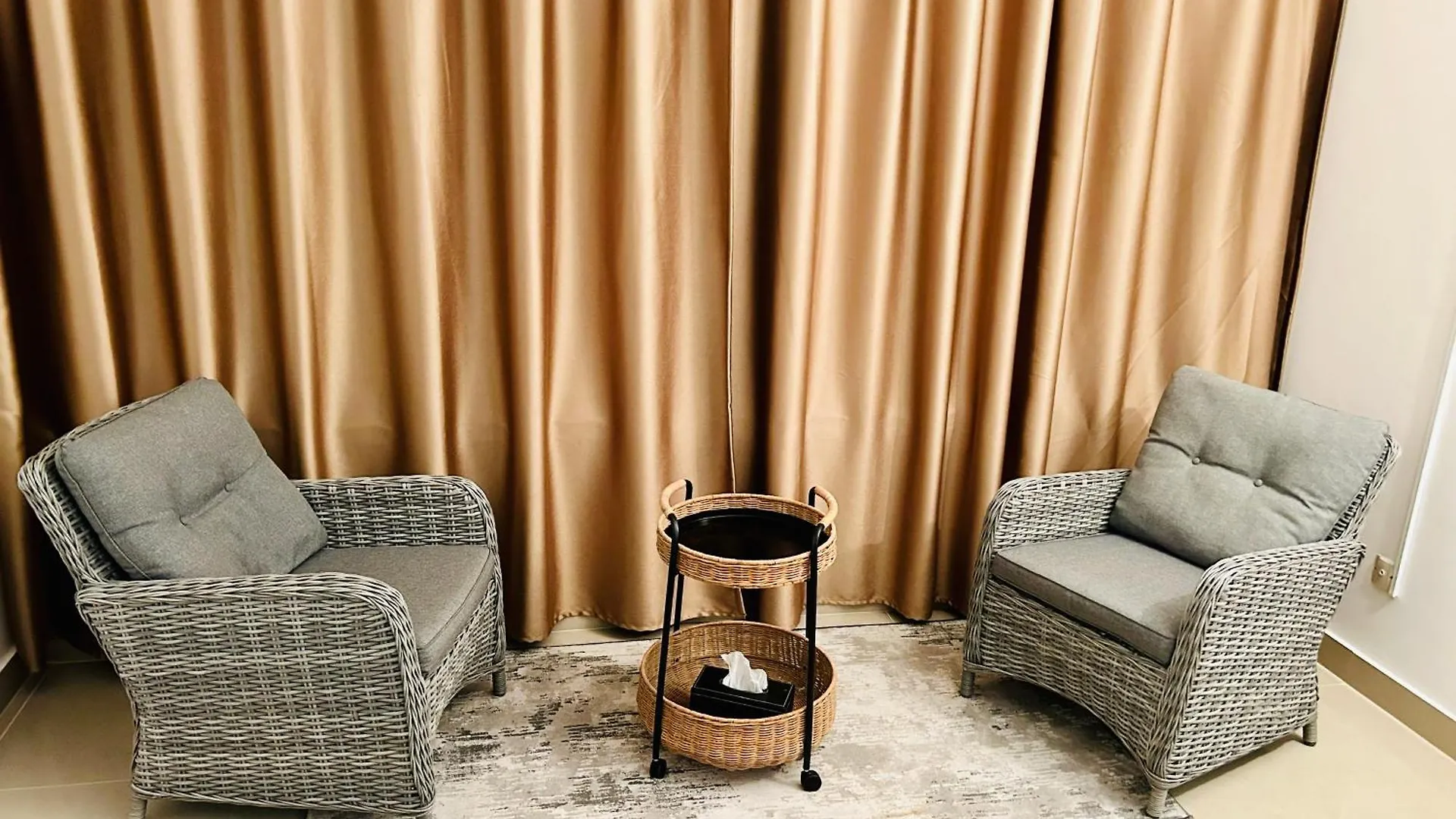 Апартаменты Panoramic Corniche Sea View Retreat Абу-Даби