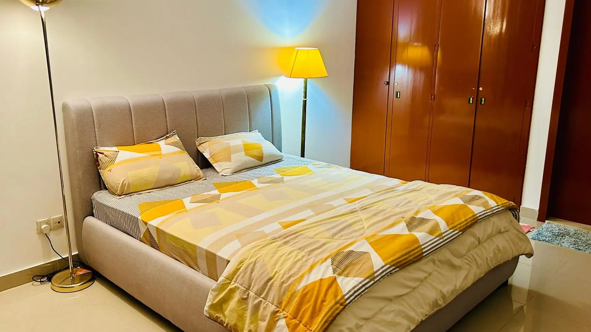 Апартаменты Panoramic Corniche Sea View Retreat Абу-Даби